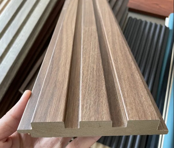 Close-up of fluted profile and hollow-core cross section